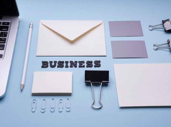   بناء هوية تجارية متميزة